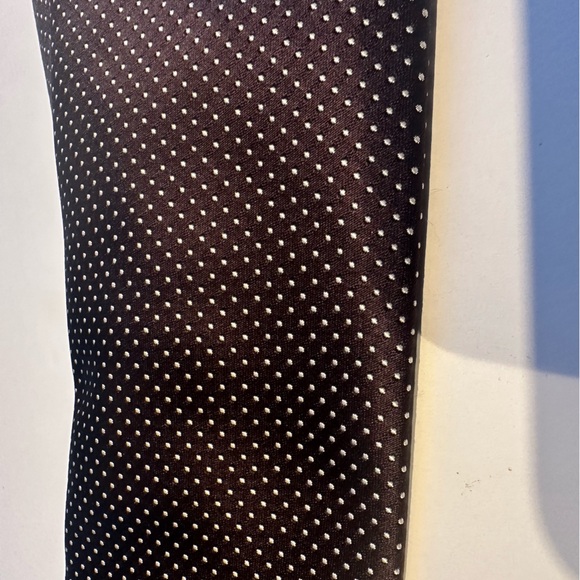 Beautiful new black David Donahue tie - Picture 2 of 6